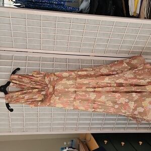 Beautiful wedding party dress. Tea length size 2/4